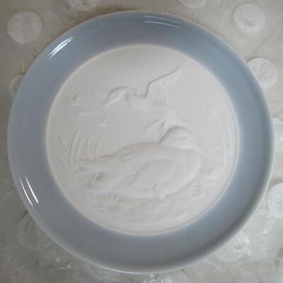 Small Lladro Ducks Pattern Cup Plate, porcelain Bisque, Nice, Retired