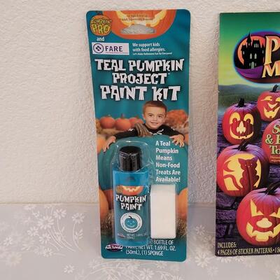 Lot 344: Speak & Repeat Witch, Pumpkin Paint, Carving Set and Stencils 
