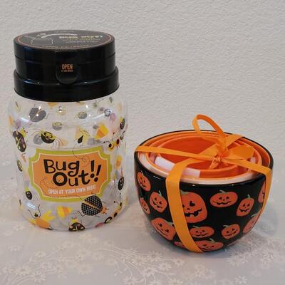 Lot 359: Halloween Nesting Bowls and Trick Canister 