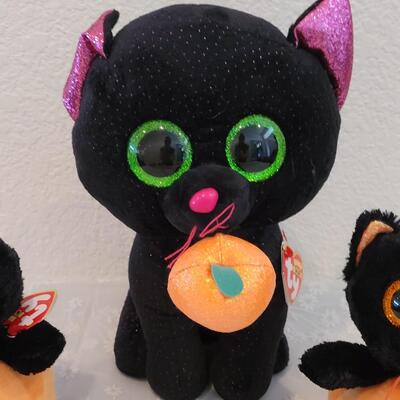 Lot 367: Halloween Ty Beanie Babies 