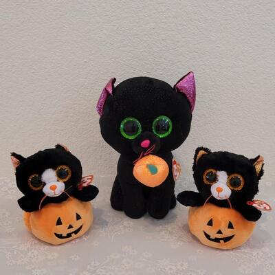 Lot 367: Halloween Ty Beanie Babies 