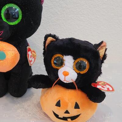 Lot 367: Halloween Ty Beanie Babies 