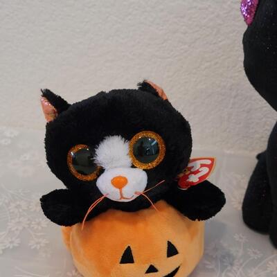 Lot 367: Halloween Ty Beanie Babies 