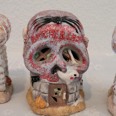 Lot 368:  Halloween Ceramic Deco