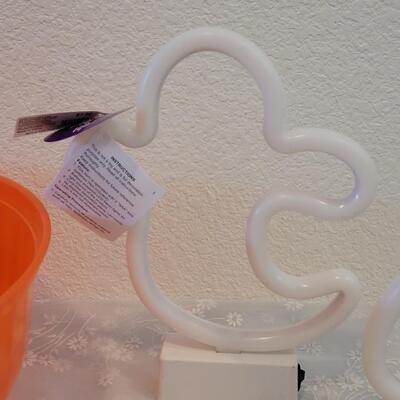 Lot 375:  Light Up Ghost, Cat and Treat Bowl