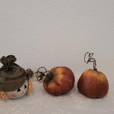 Lot 381: Ceramic Pumpkins and Light Scarecrow Head Deco