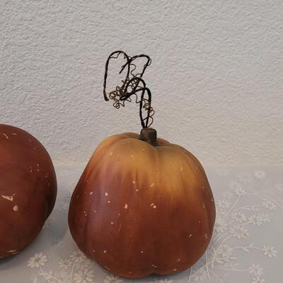 Lot 381: Ceramic Pumpkins and Light Scarecrow Head Deco