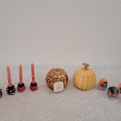 Lot 383: Fall/Halloween Candle Lot
