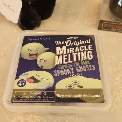 Lot 384: Black Cat Plushie, Miracle Melting Ghost and Salt & Pepper Shakers