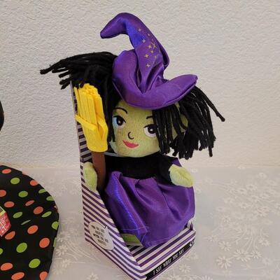 Lot 385: Say and Speak Witch and Animated Witches Hat