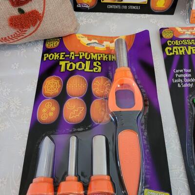 Lot 386: Fall Pillow, Pumpkin Carving kits, Stencils and Decorating Kit