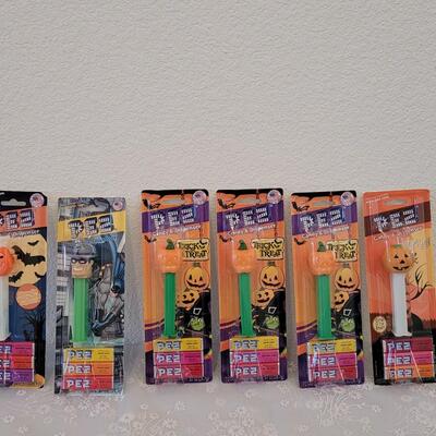 Lot 387: Collector's Vintage Pez 