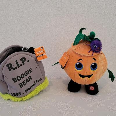 Lot 391: Animated Halloween Pumpkin and Boogie Bear
