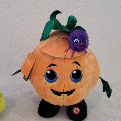Lot 391: Animated Halloween Pumpkin and Boogie Bear
