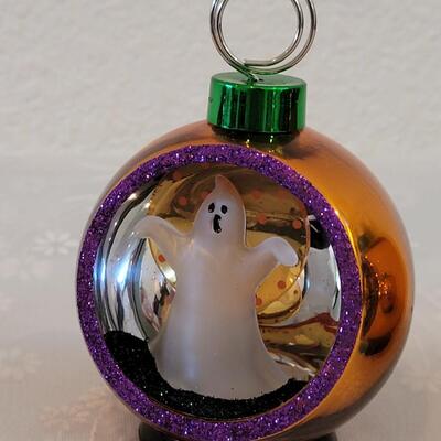 Lot 395: (3) Light UP Halloween Balls