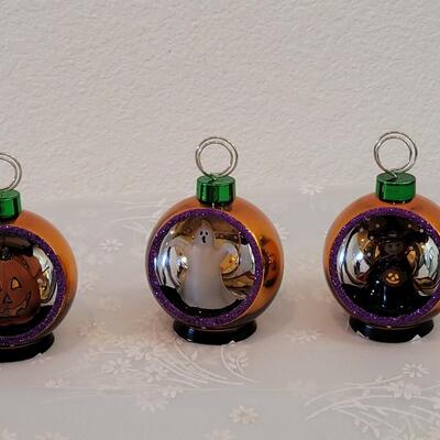 Lot 395: (3) Light UP Halloween Balls