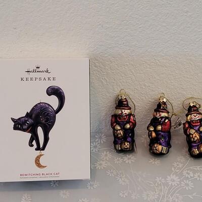 Lot 396: Halloween Decorations 