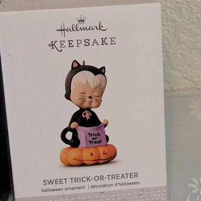 Lot 398: Halloween Ornaments and Magnets 
