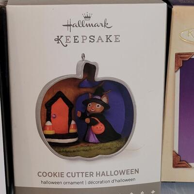 Lot 399: Halloween Ornaments 