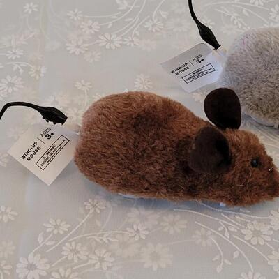 Lot 400: Wind Up Mouse Toys