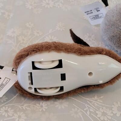 Lot 400: Wind Up Mouse Toys