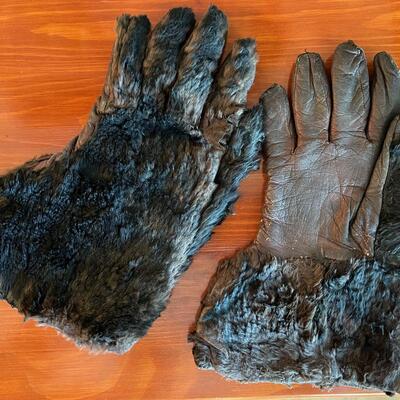 #22 Beaver Gloves, Men's Medium 