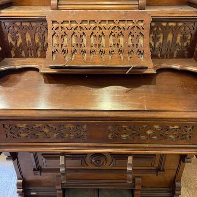 #65 True Antique Organ - Hillier Pump Organ Co.  