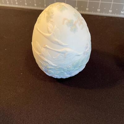 #79 (2) Lladro Eggs 