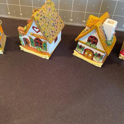 #98 Resin Swiss or German Houses (7) 