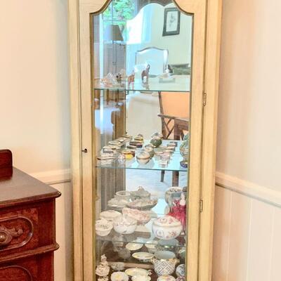 Lot 4  French Provincial Style Vintage Lighted Display Cabinet 