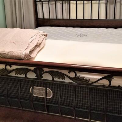 Lot #87  Very Nice King Bed Set with Luxury Mattress