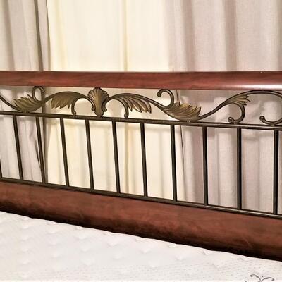 Lot #87  Very Nice King Bed Set with Luxury Mattress
