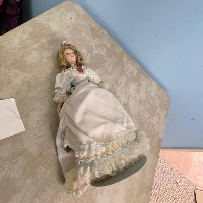 #191B Princess on the Go Porcelain Doll - White with Light Blue