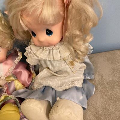 #193B 2 Dolls 
