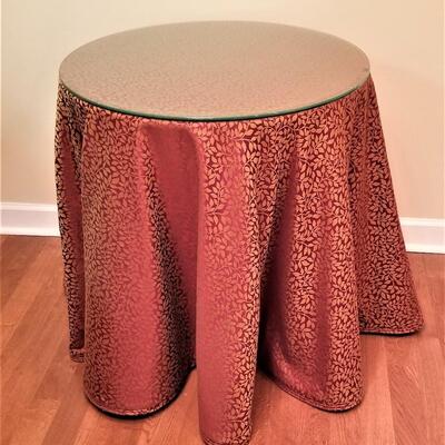Lot #101  Accent Table with Tempered glass top