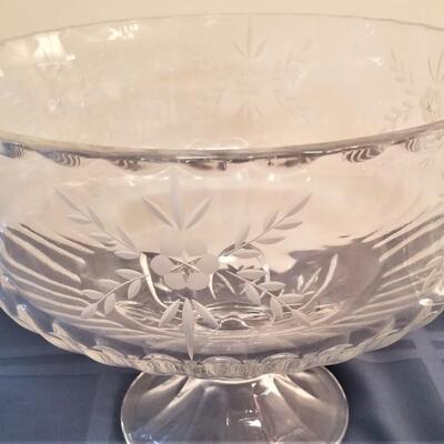Lot #103 Two Lovely Pieces of Crystal - Trifle Bowl and Compote