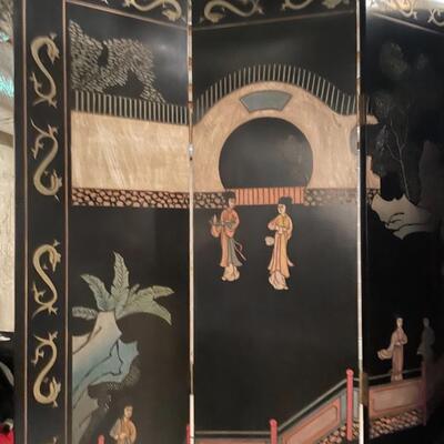 Stunning Asian folding screen with raised paint detail