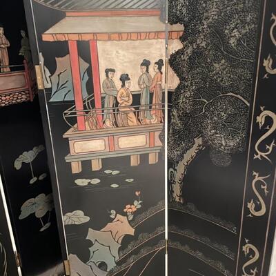 Stunning Asian folding screen with raised paint detail