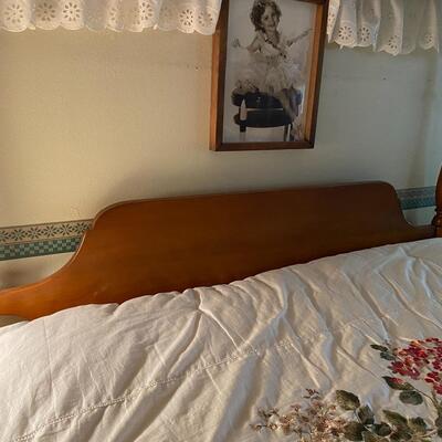 Vintage Full Size Canopy Bed, Oak, 4 post, wood