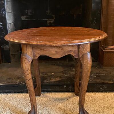 Vintage Tiger Oak Round End Table with Claw & ball FOOT FEET