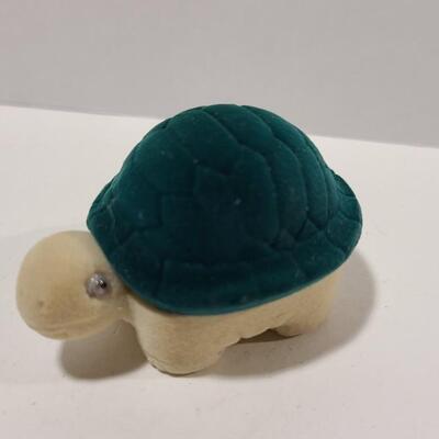 Turtle Ring in Turtle Shaped Box -Item# 598