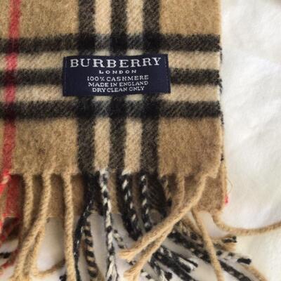 983-Burberry Scarf & Hand Knit Hat