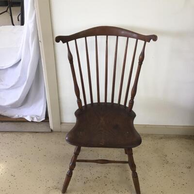 925-Antique Windsor Chair (AS-IS)