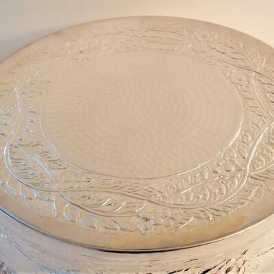 Lot #118  Contemporary Silverplate finish Plateau or Cake Stand