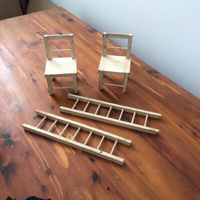 Lot 29 - Humpty Dumpty Toys Chairs and Ladders