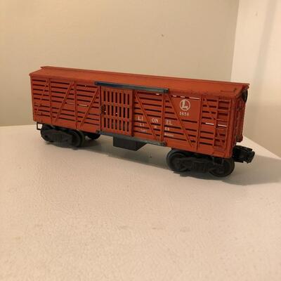 Lot 66 - Lionel Post-War O Gauge Operating Cattle Car