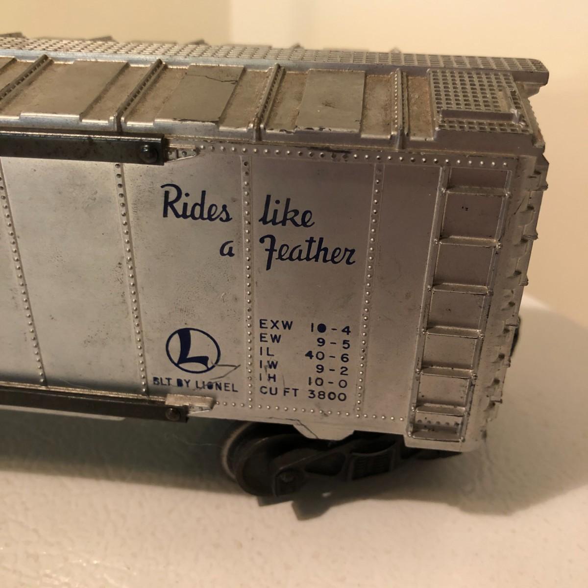 Lot 67 - Lionel Post-War O Gauge Western Pacific Silver Box Car ...