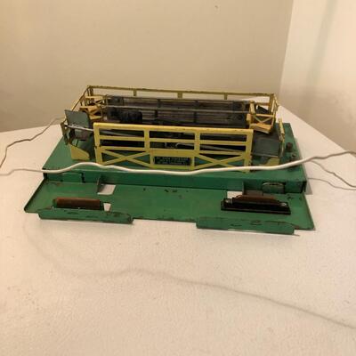 Lot 72 - Lionel Post-War Operating Cattle Stockyard with 2 Cows