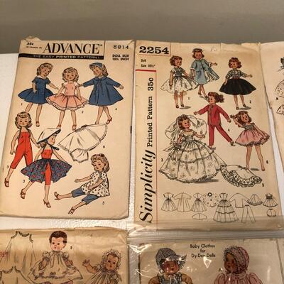 Lot 88 - Vintage Dolls Clothes Patterns