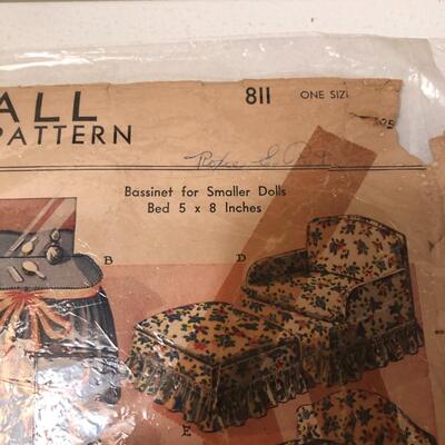 Lot 91 - Vintage Accessories Patterns